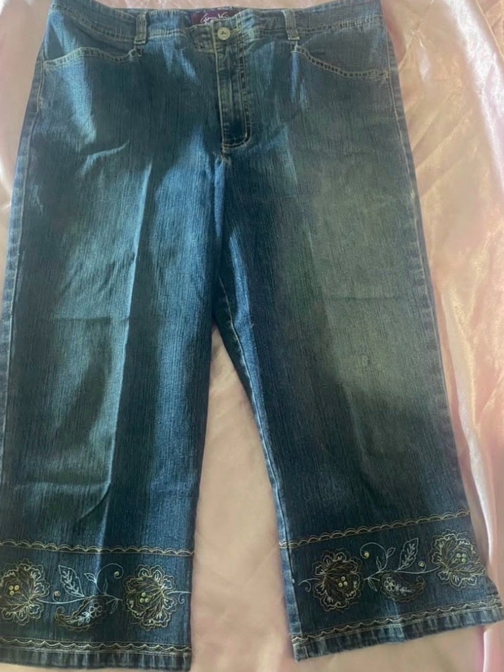 Gloria Vanderbilt Dark Blue Cropped Jeans with Embroidered Hem